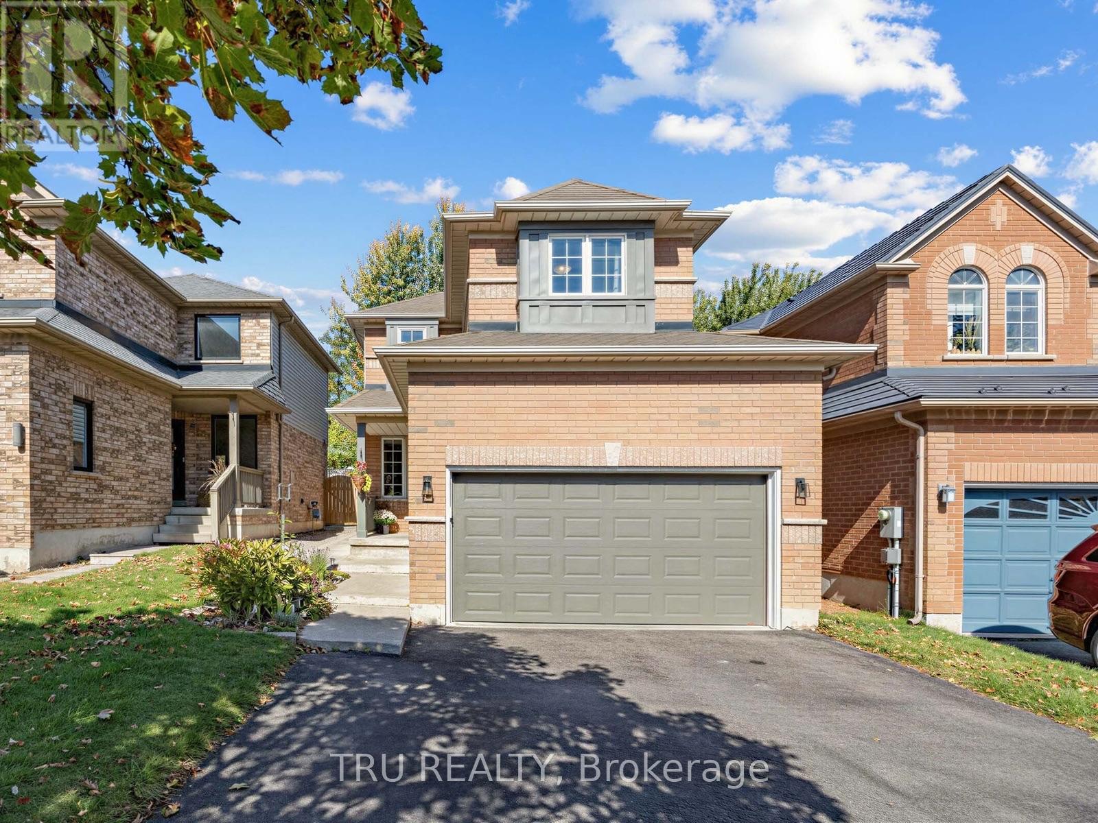 63 Russell Street, Halton Hills (Georgetown), Ontario  L7G 5Y8 - Photo 3 - W13879642