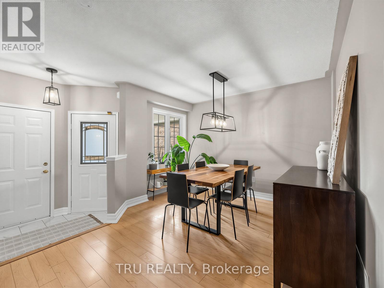 63 Russell Street, Halton Hills (Georgetown), Ontario  L7G 5Y8 - Photo 6 - W13879642