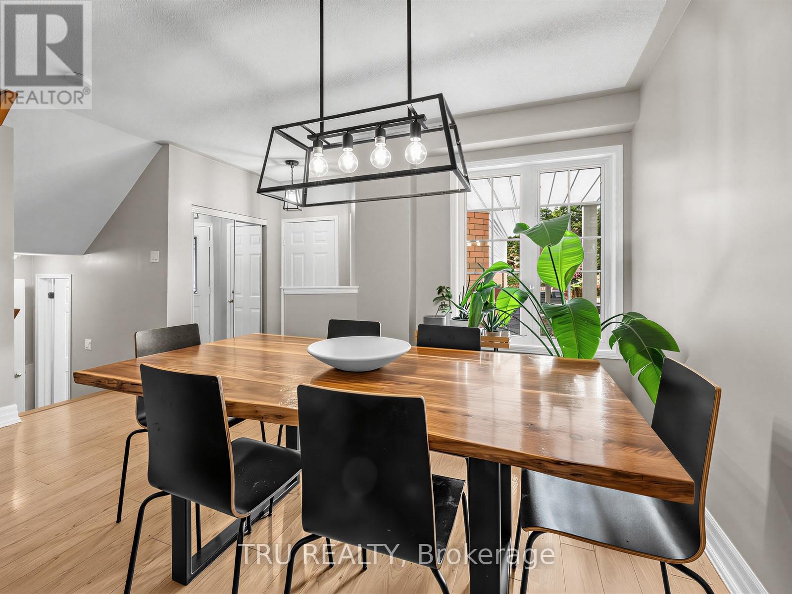 63 Russell Street, Halton Hills (Georgetown), Ontario  L7G 5Y8 - Photo 8 - W13879642