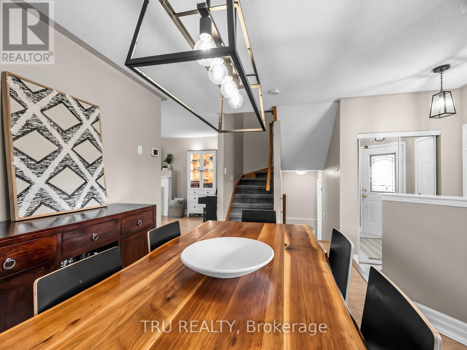 63 Russell Street, Halton Hills (Georgetown), Ontario  L7G 5Y8 - Photo 9 - W13879642
