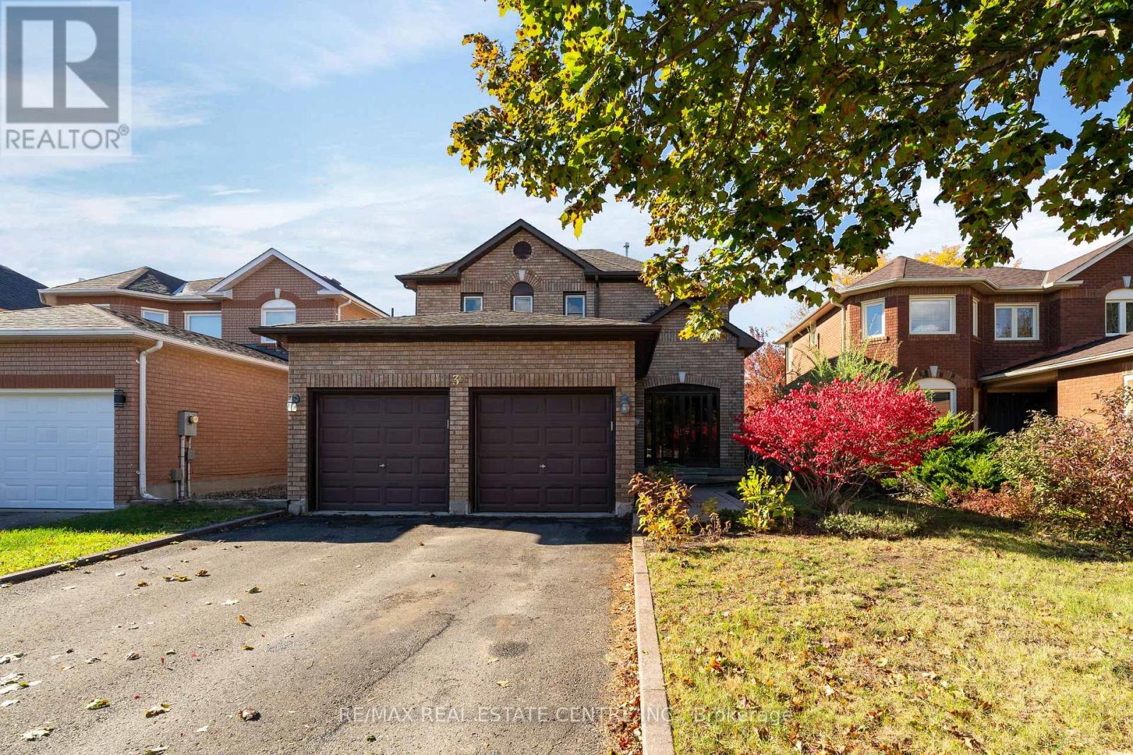 39 Killaloe Crescent, Halton Hills (Georgetown), Ontario  L7G 5N2 - Photo 1 - W13880908