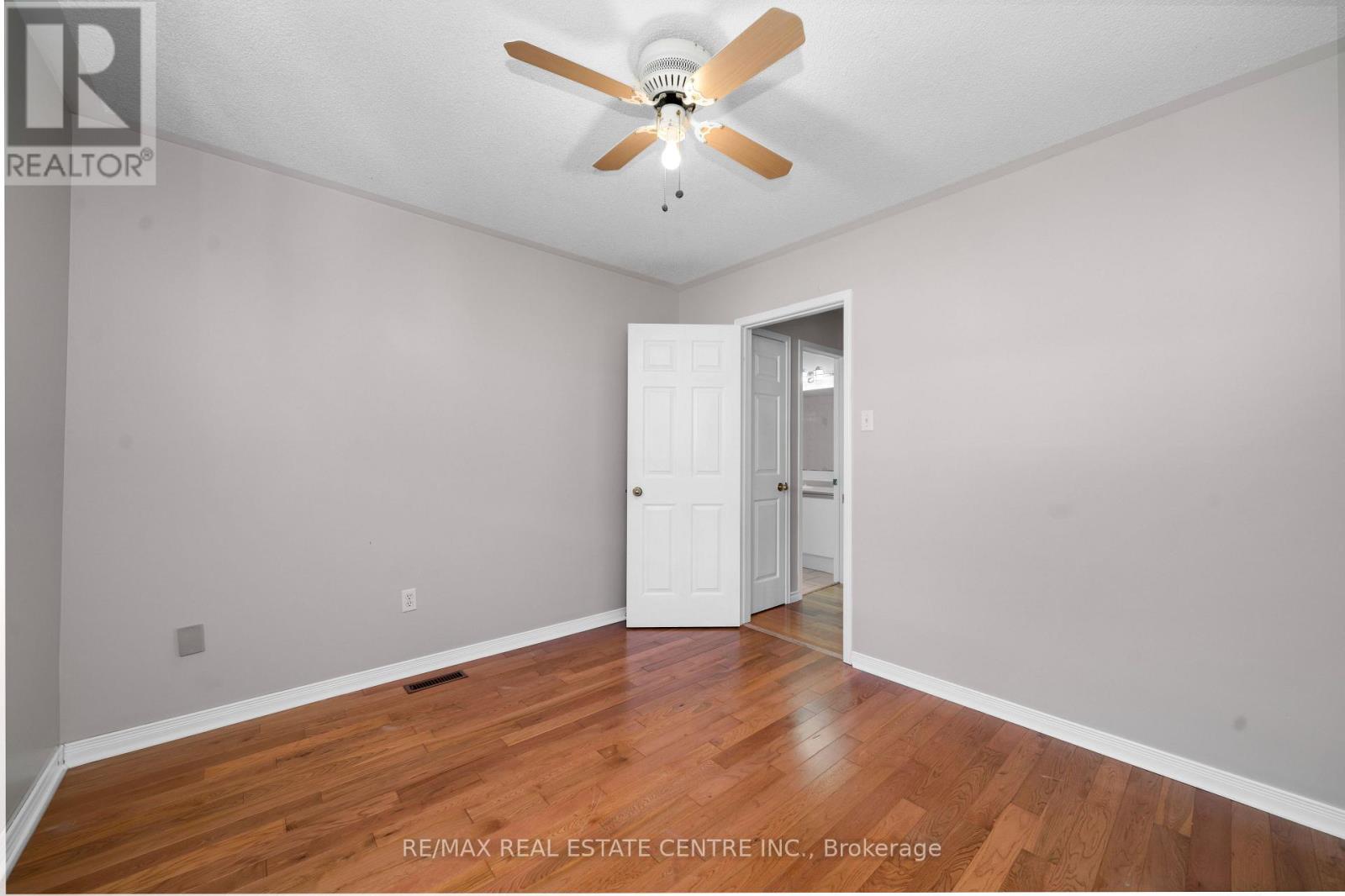 39 Killaloe Crescent, Halton Hills (Georgetown), Ontario  L7G 5N2 - Photo 14 - W13880908