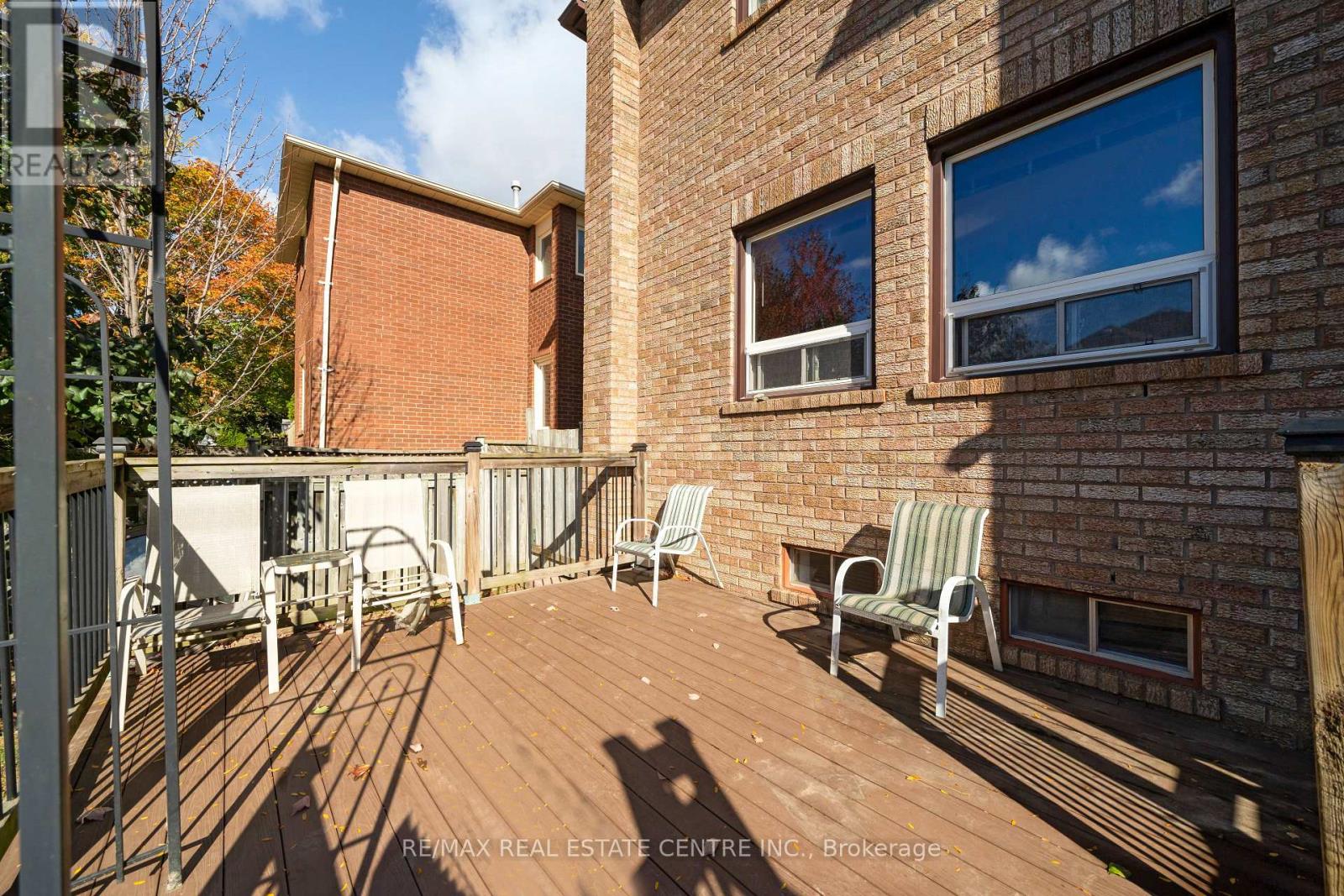 39 Killaloe Crescent, Halton Hills (Georgetown), Ontario  L7G 5N2 - Photo 16 - W13880908
