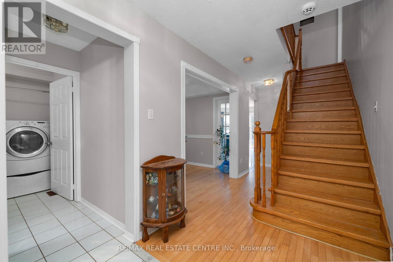 39 Killaloe Crescent, Halton Hills (Georgetown), Ontario  L7G 5N2 - Photo 2 - W13880908