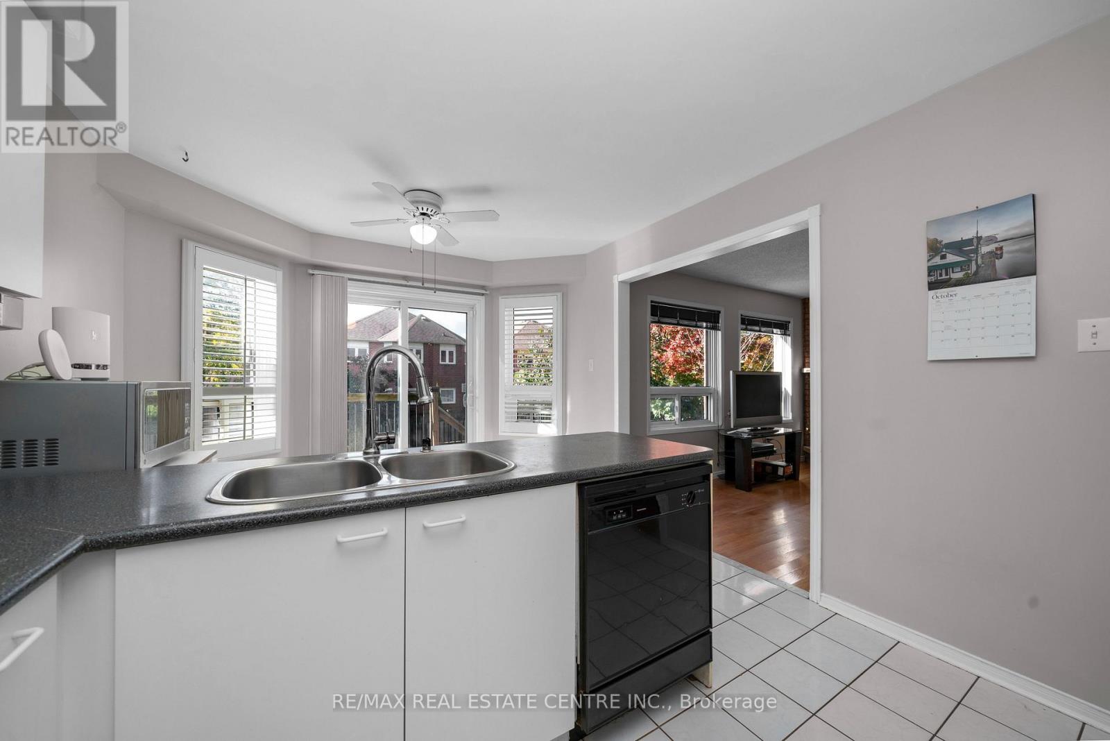 39 Killaloe Crescent, Halton Hills (Georgetown), Ontario  L7G 5N2 - Photo 7 - W13880908