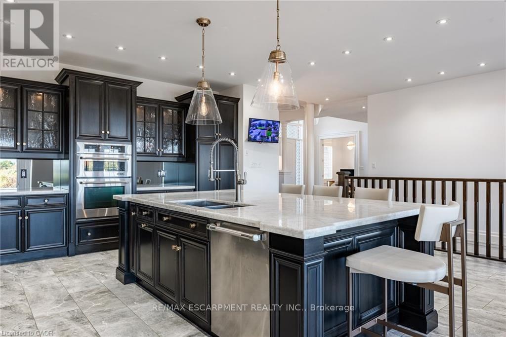 125 Stokes Trail, Milton (Campbellville), Ontario  L0P 1B0 - Photo 11 - W13881554
