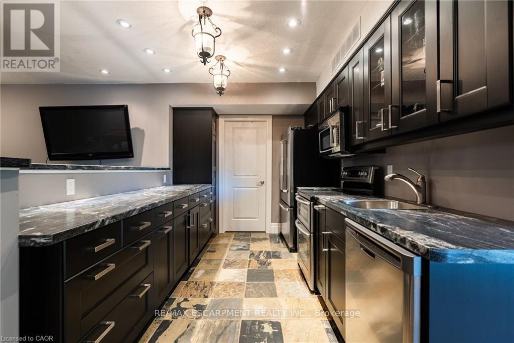 125 Stokes Trail, Milton (Campbellville), Ontario  L0P 1B0 - Photo 22 - W13881554
