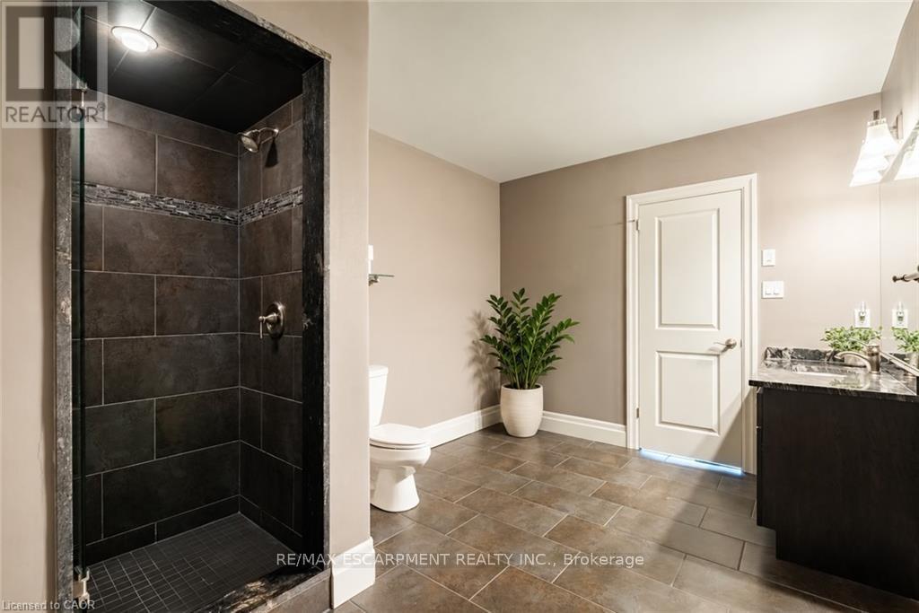 125 Stokes Trail, Milton (Campbellville), Ontario  L0P 1B0 - Photo 24 - W13881554