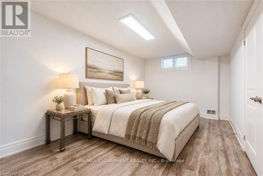 125 Stokes Trail, Milton (Campbellville), Ontario  L0P 1B0 - Photo 28 - W13881554