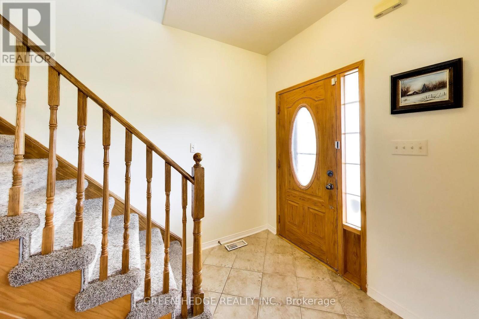 37 Hurst Street, Halton Hills (Ac Acton), Ontario  L7J 2Z8 - Photo 5 - W13882612