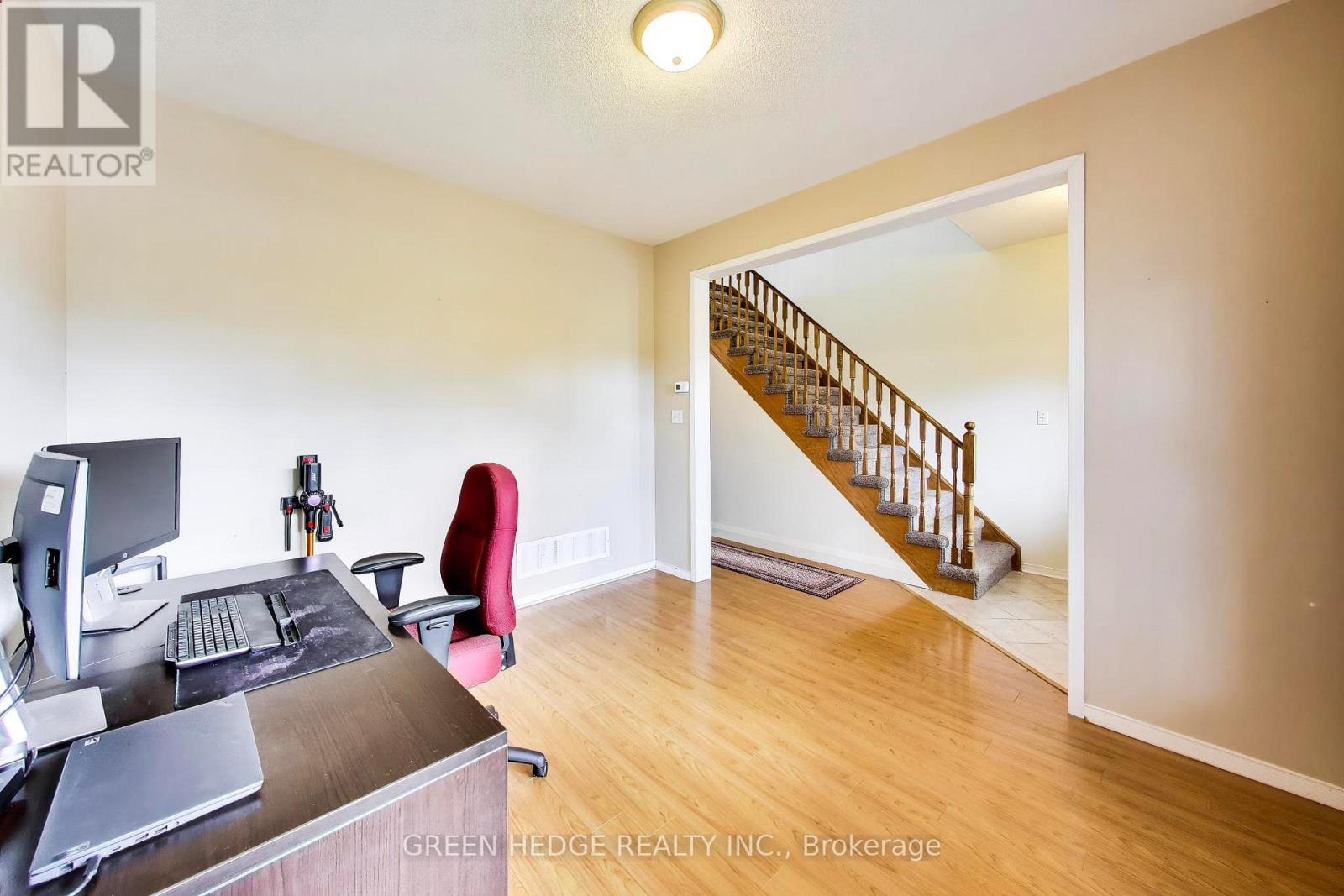 37 Hurst Street, Halton Hills (Ac Acton), Ontario  L7J 2Z8 - Photo 8 - W13882612