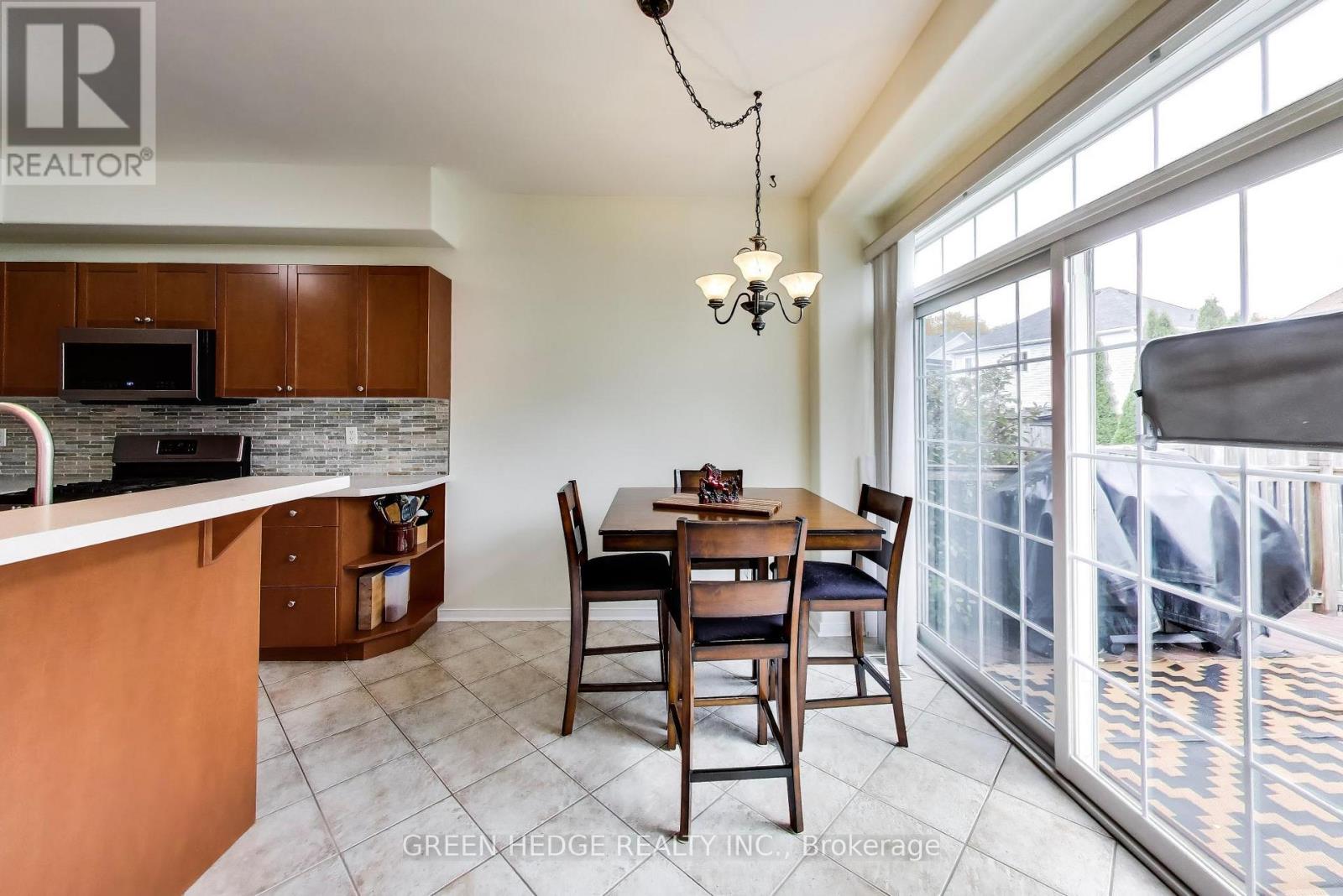 37 Hurst Street, Halton Hills (Ac Acton), Ontario  L7J 2Z8 - Photo 9 - W13882612