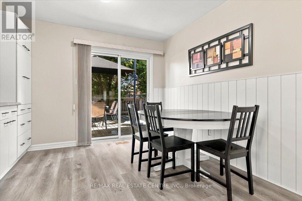22 Birchway Place, Halton Hills (Ac Acton), Ontario  L7J 2X4 - Photo 13 - W13883062