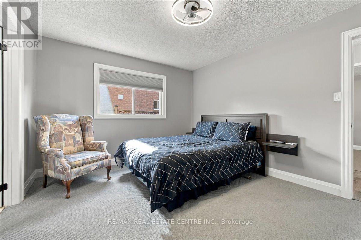22 Birchway Place, Halton Hills (Ac Acton), Ontario  L7J 2X4 - Photo 18 - W13883062