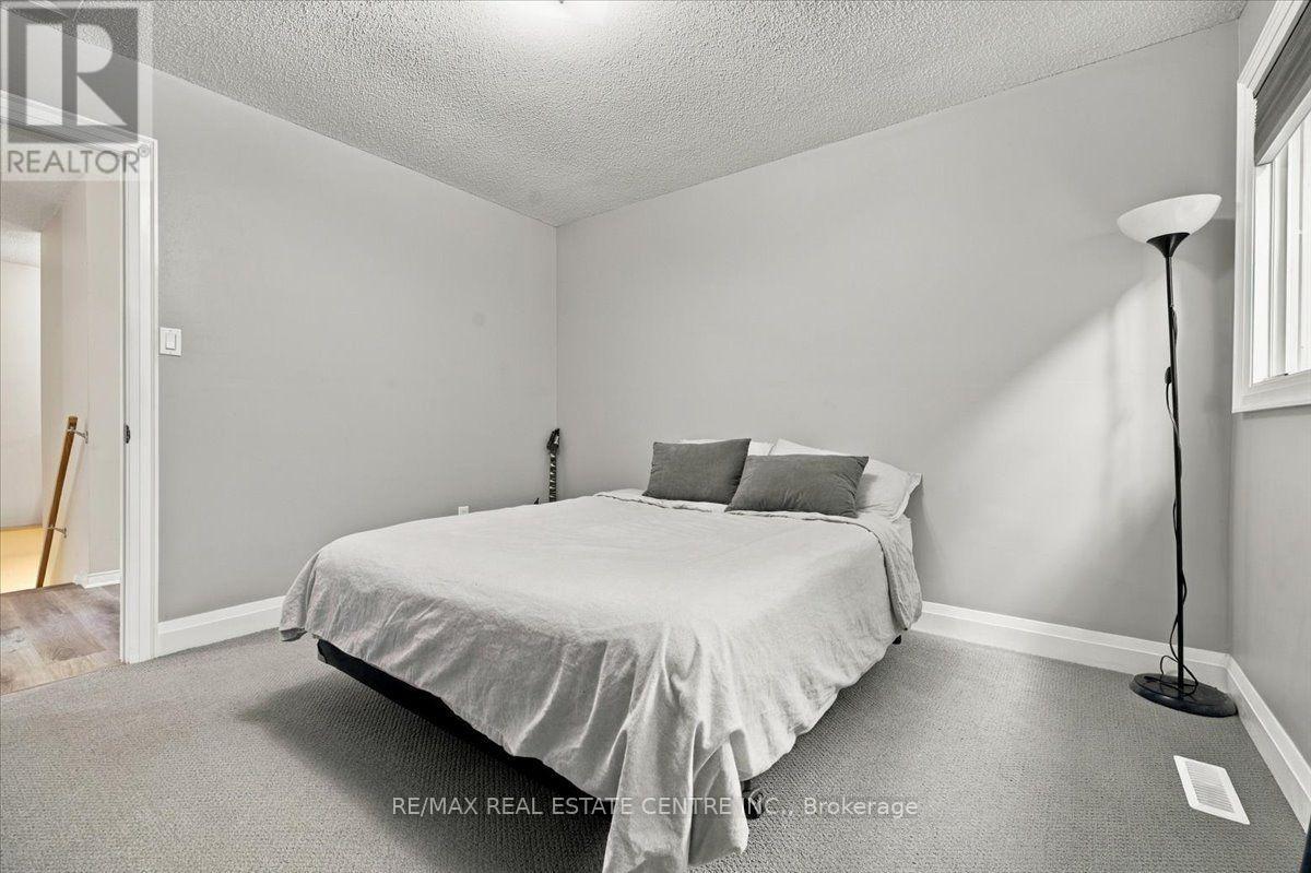 22 Birchway Place, Halton Hills (Ac Acton), Ontario  L7J 2X4 - Photo 23 - W13883062