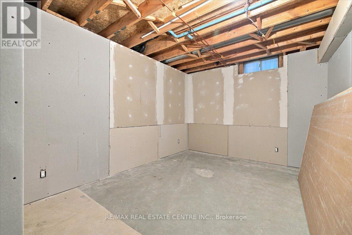 22 Birchway Place, Halton Hills (Ac Acton), Ontario  L7J 2X4 - Photo 28 - W13883062