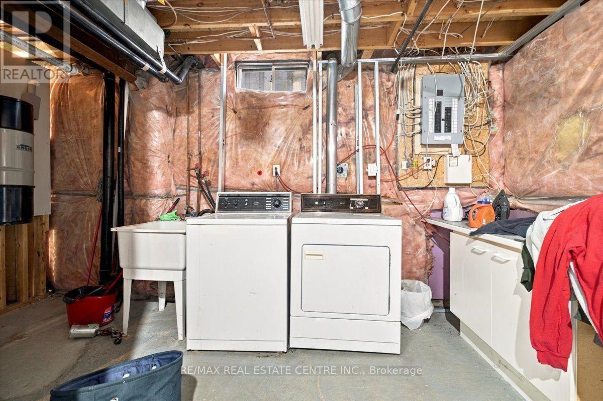 22 Birchway Place, Halton Hills (Ac Acton), Ontario  L7J 2X4 - Photo 31 - W13883062