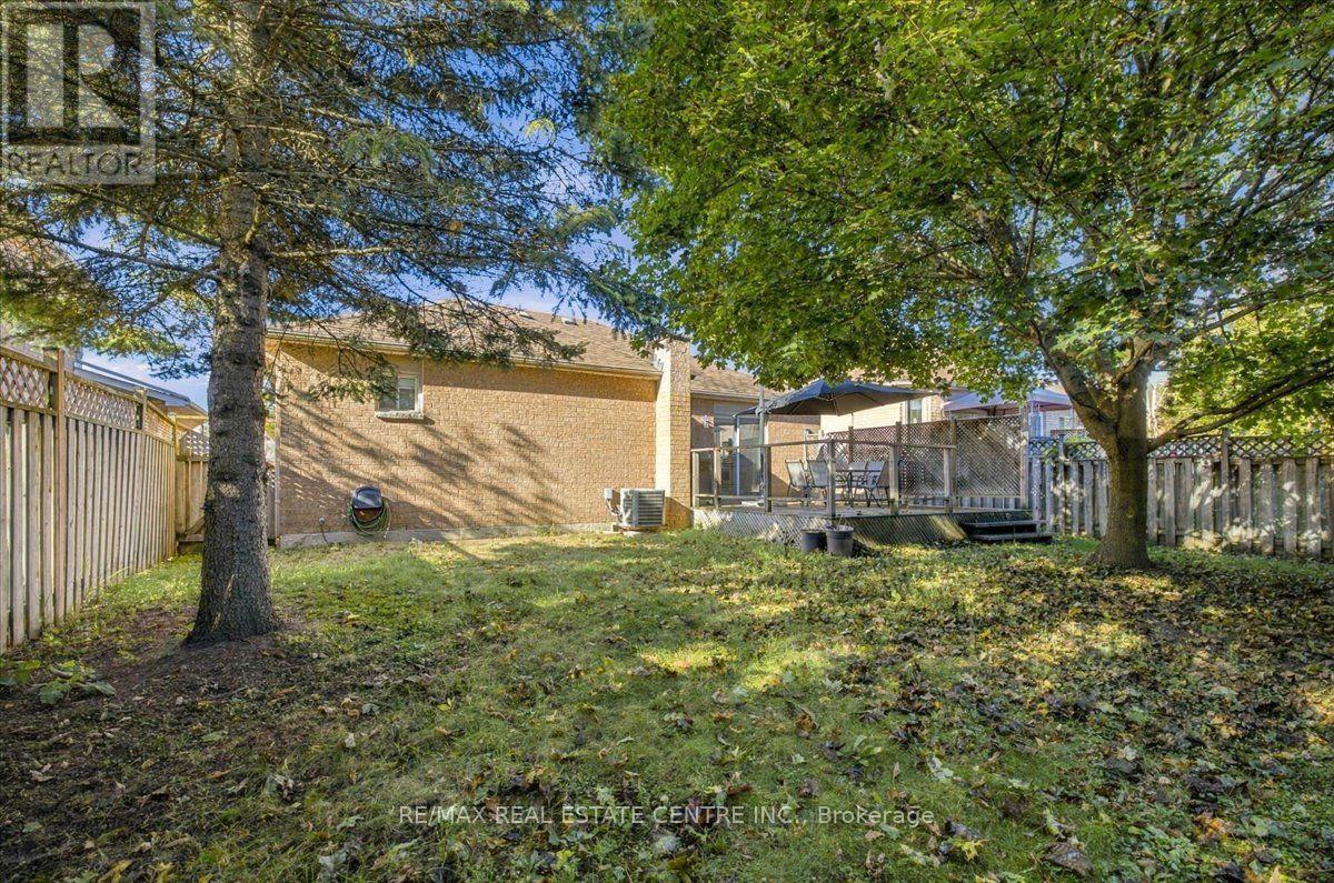 22 Birchway Place, Halton Hills (Ac Acton), Ontario  L7J 2X4 - Photo 32 - W13883062
