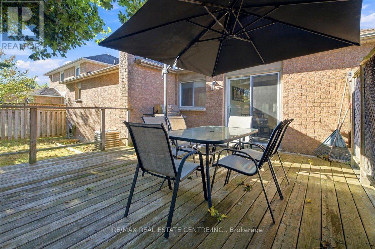 22 Birchway Place, Halton Hills (Ac Acton), Ontario  L7J 2X4 - Photo 36 - W13883062