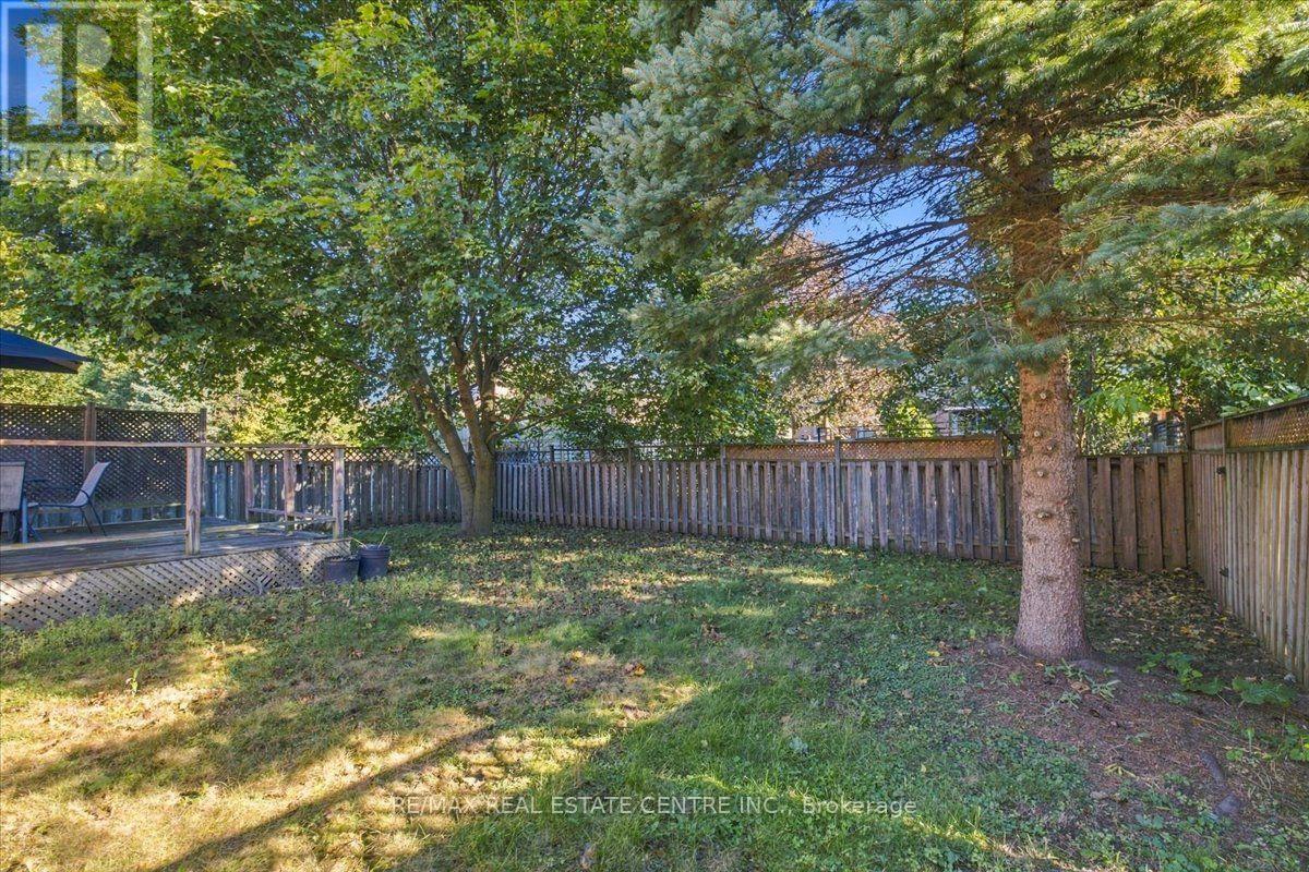22 Birchway Place, Halton Hills (Ac Acton), Ontario  L7J 2X4 - Photo 38 - W13883062