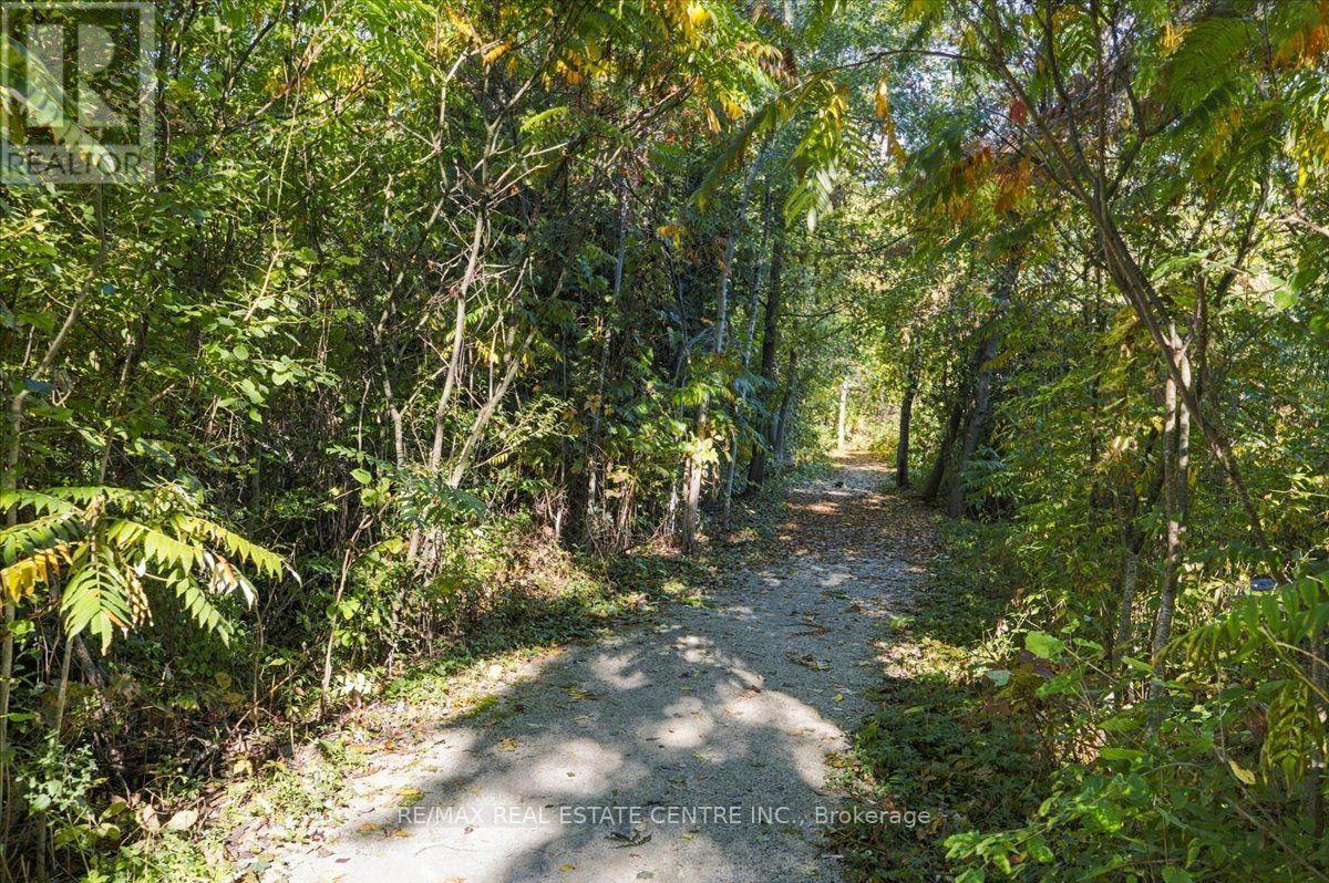 22 Birchway Place, Halton Hills (Ac Acton), Ontario  L7J 2X4 - Photo 39 - W13883062