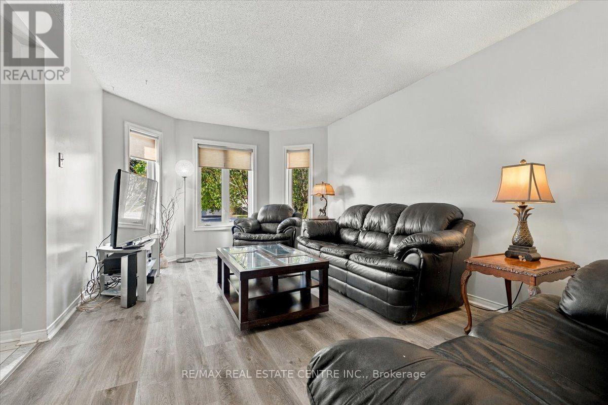 22 Birchway Place, Halton Hills (Ac Acton), Ontario  L7J 2X4 - Photo 8 - W13883062