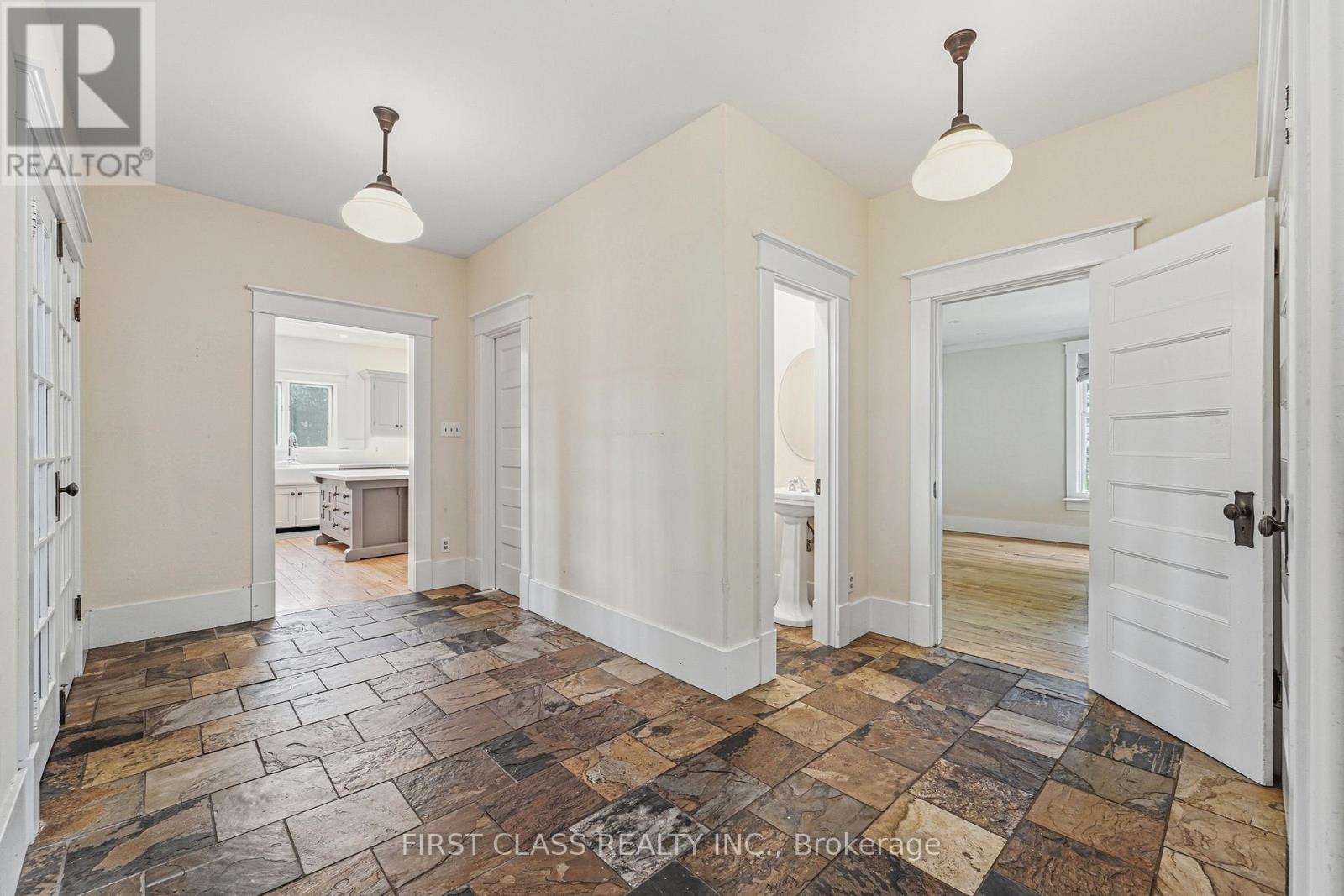 424 Concession Rd 8 E, Hamilton, Ontario  L0P 1B0 - Photo 6 - X13883058
