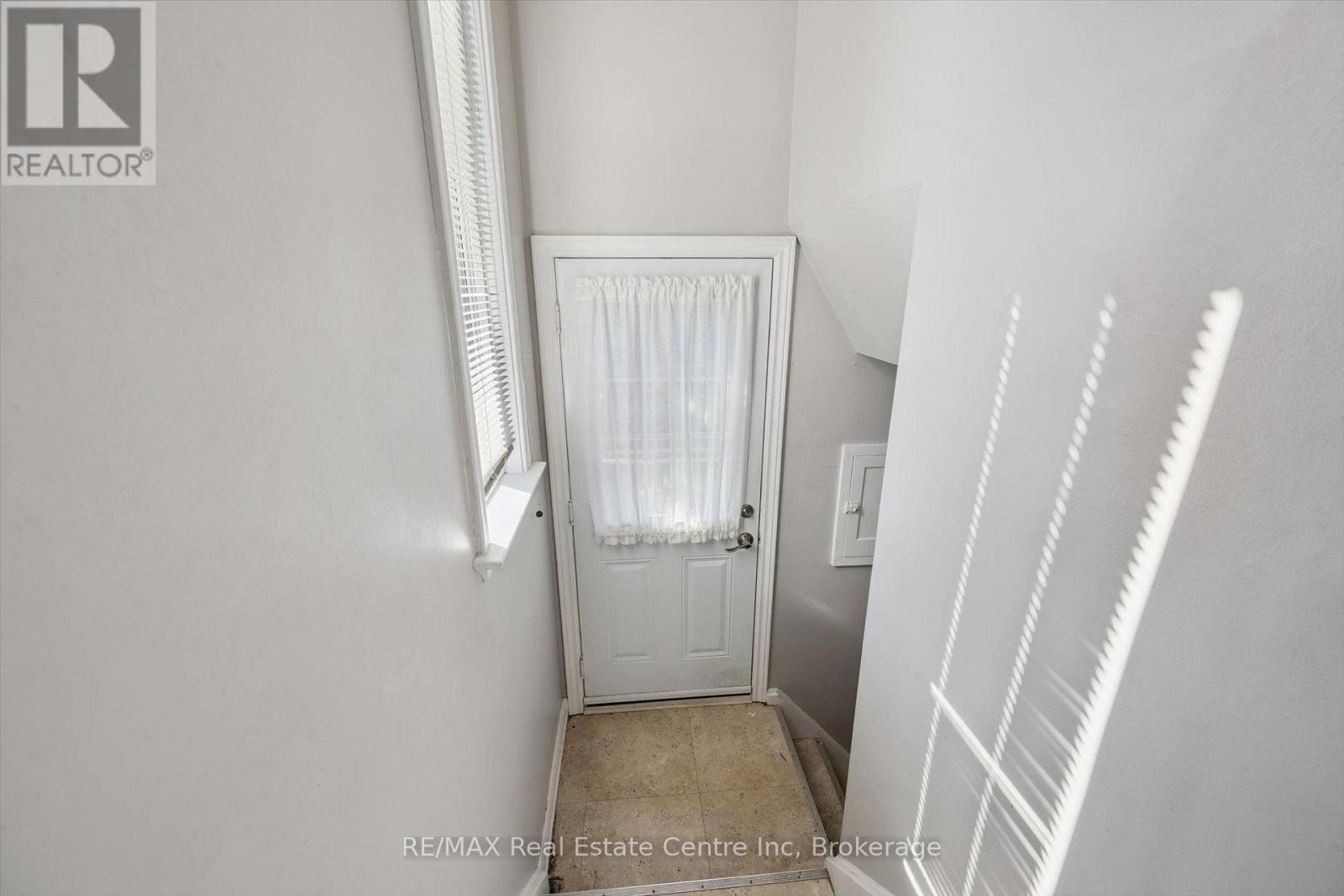41 Prince Charles Street, Halton Hills (Georgetown), Ontario  L7G 3T9 - Photo 17 - W13883344