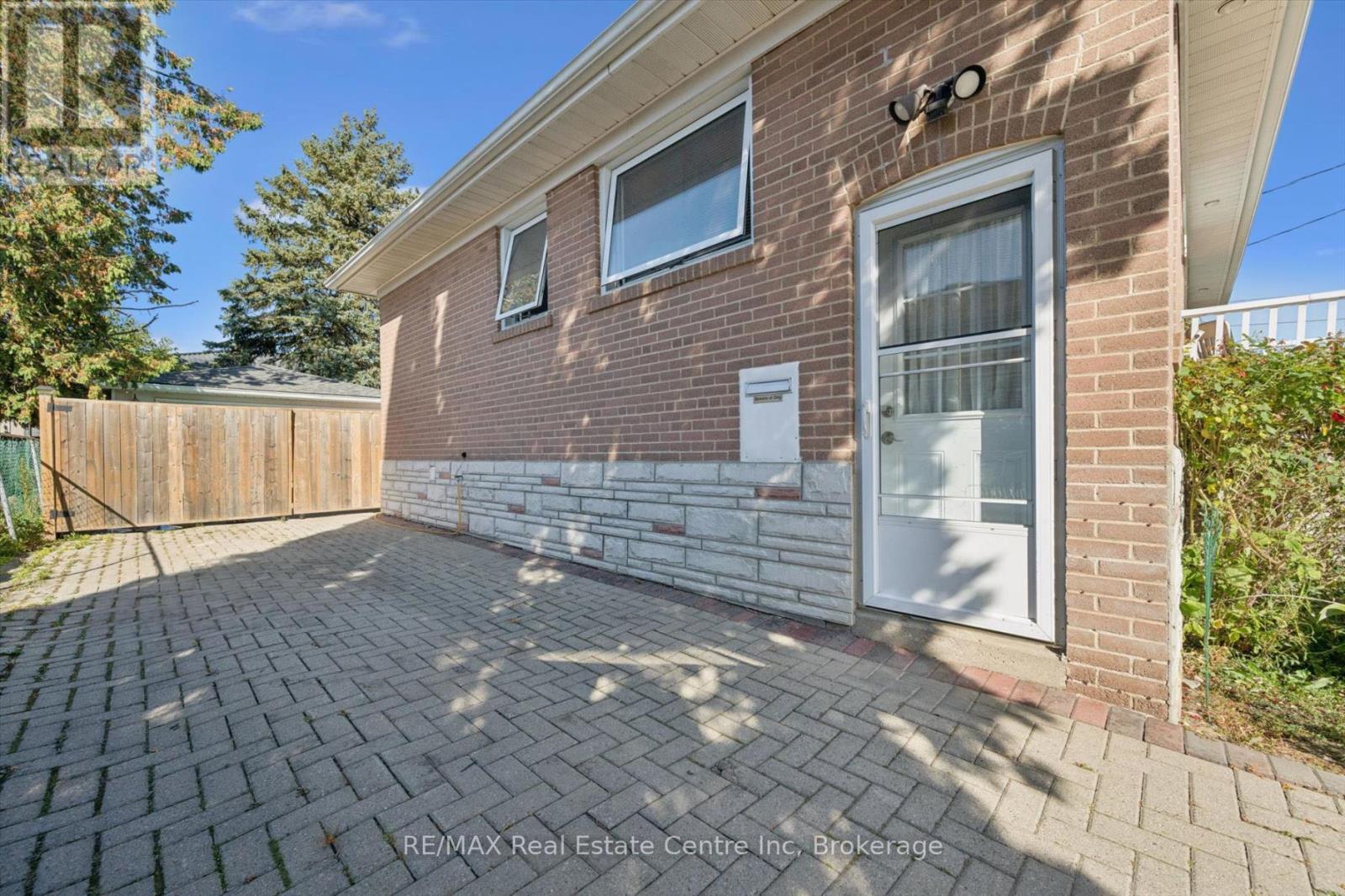 41 Prince Charles Street, Halton Hills (Georgetown), Ontario  L7G 3T9 - Photo 18 - W13883344