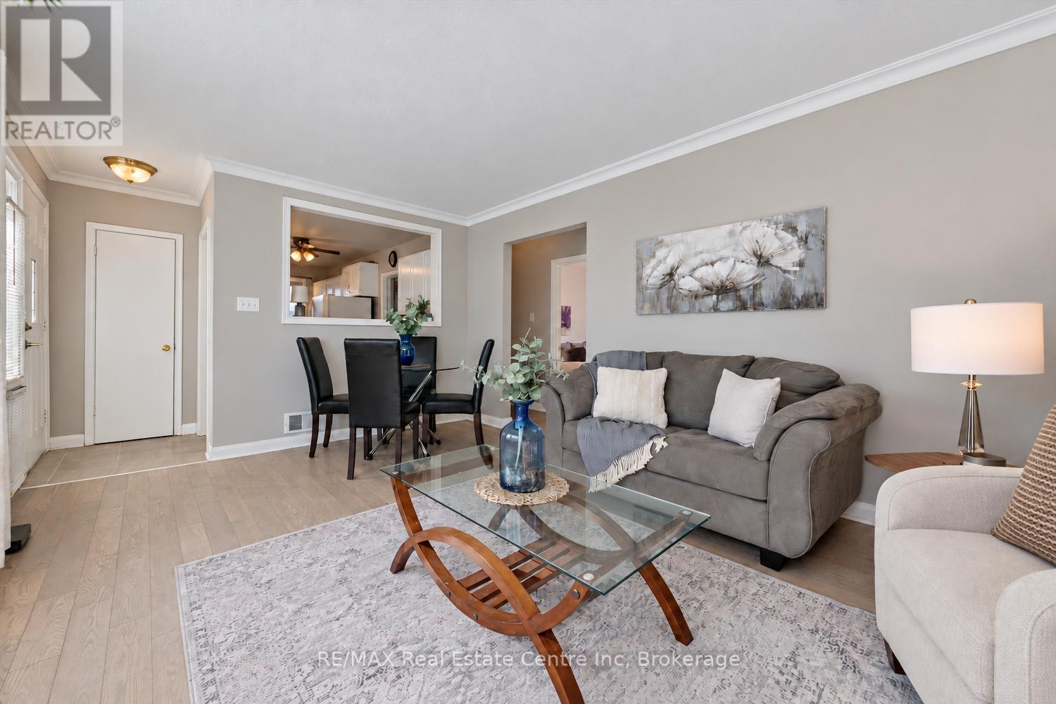 41 Prince Charles Street, Halton Hills (Georgetown), Ontario  L7G 3T9 - Photo 4 - W13883344