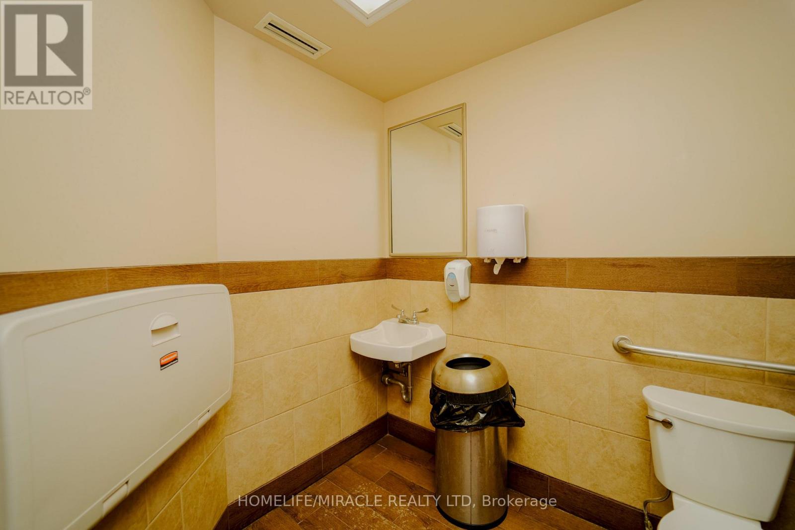 391 Queen Street, Halton Hills (Ac Acton), Ontario  L7J 0A8 - Photo 19 - W13883212