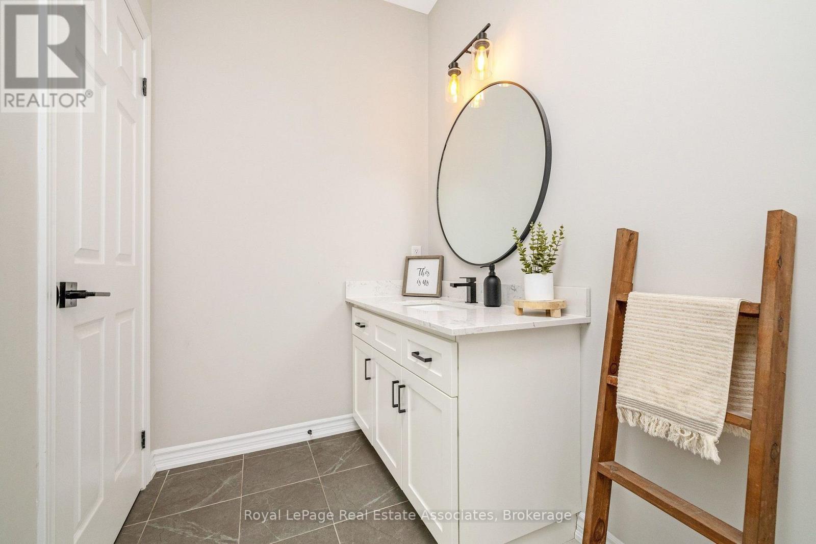 10 - 19 Braida Lane, Halton Hills (Ac Acton), Ontario  L7J 0B7 - Photo 10 - W13883752