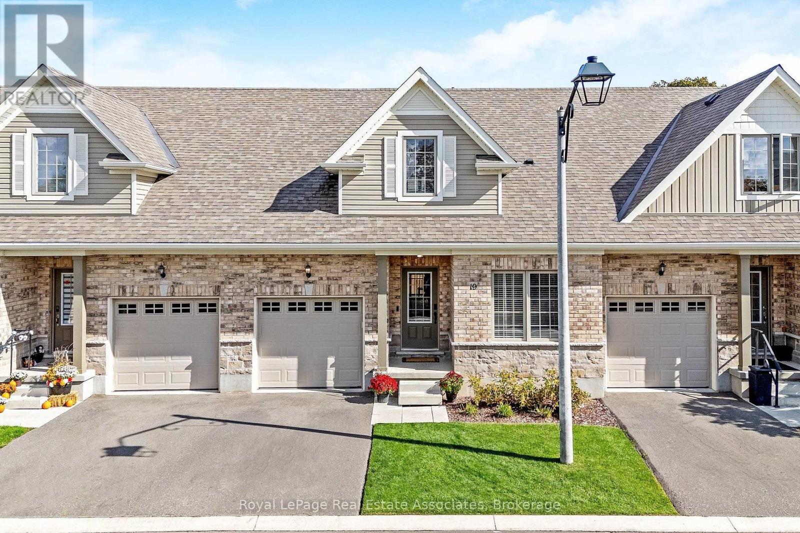 10 - 19 Braida Lane, Halton Hills (Ac Acton), Ontario  L7J 0B7 - Photo 2 - W13883752