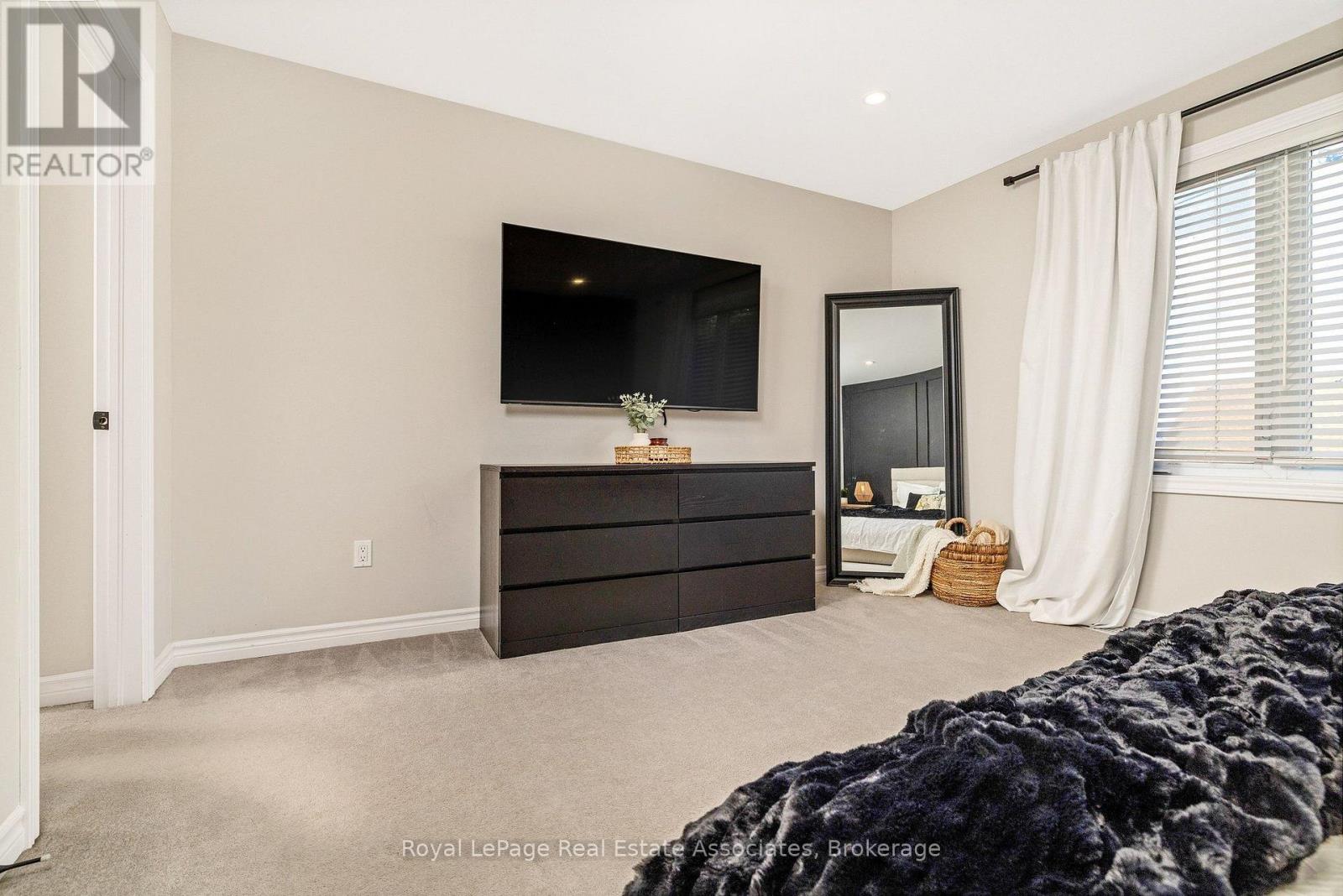 10 - 19 Braida Lane, Halton Hills (Ac Acton), Ontario  L7J 0B7 - Photo 24 - W13883752