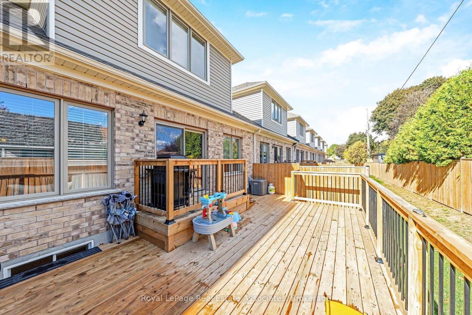 10 - 19 Braida Lane, Halton Hills (Ac Acton), Ontario  L7J 0B7 - Photo 40 - W13883752