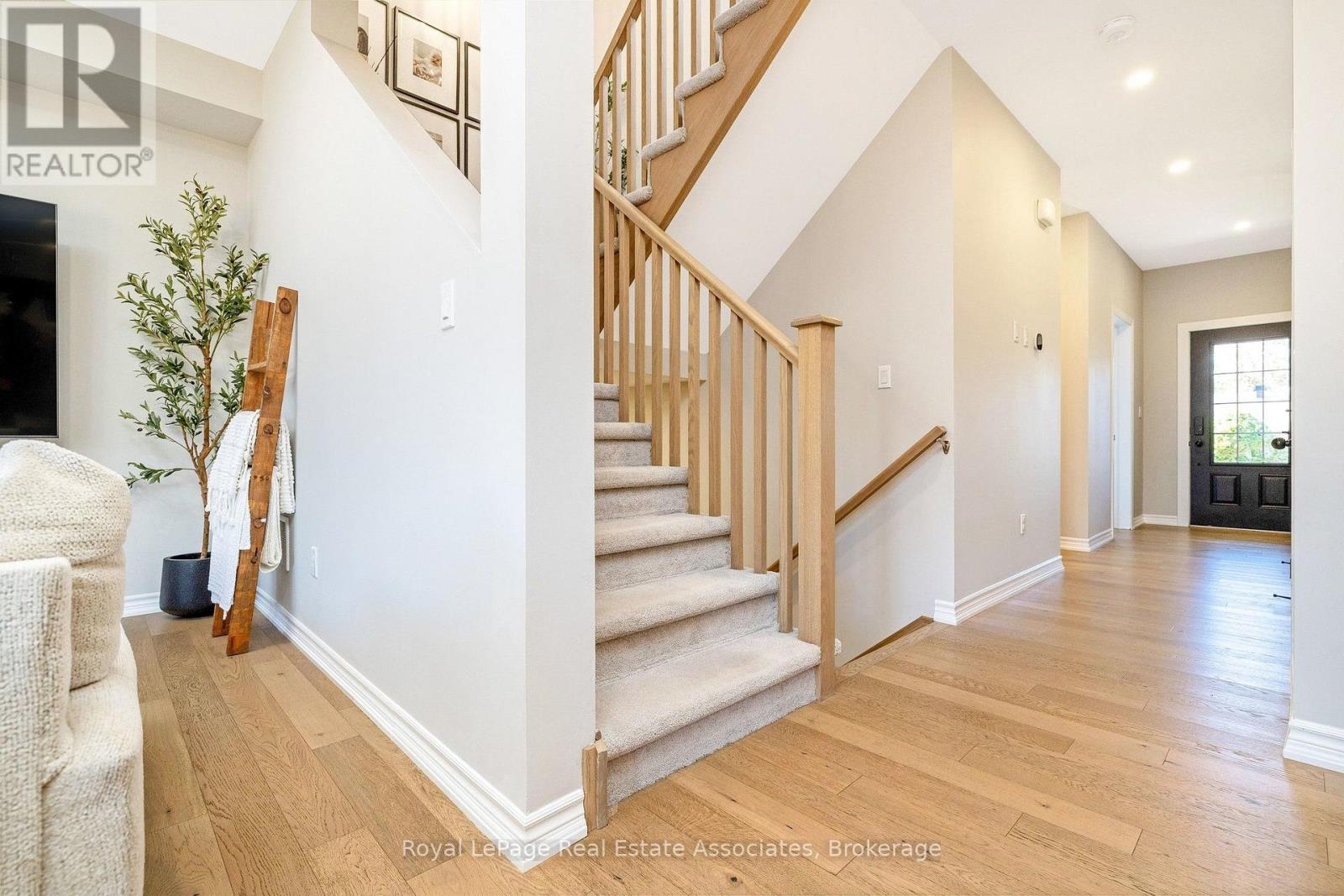 10 - 19 Braida Lane, Halton Hills (Ac Acton), Ontario  L7J 0B7 - Photo 5 - W13883752