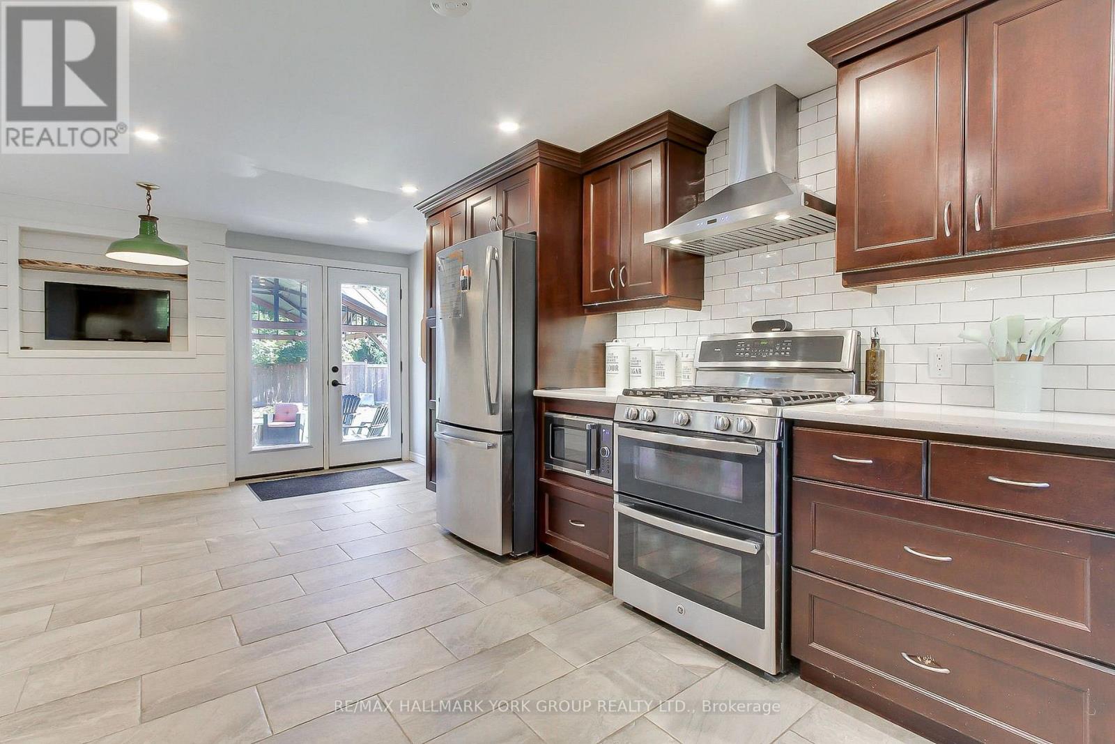137 Churchill Road S, Halton Hills (Ac Acton), Ontario  L7J 2J5 - Photo 12 - W13886294
