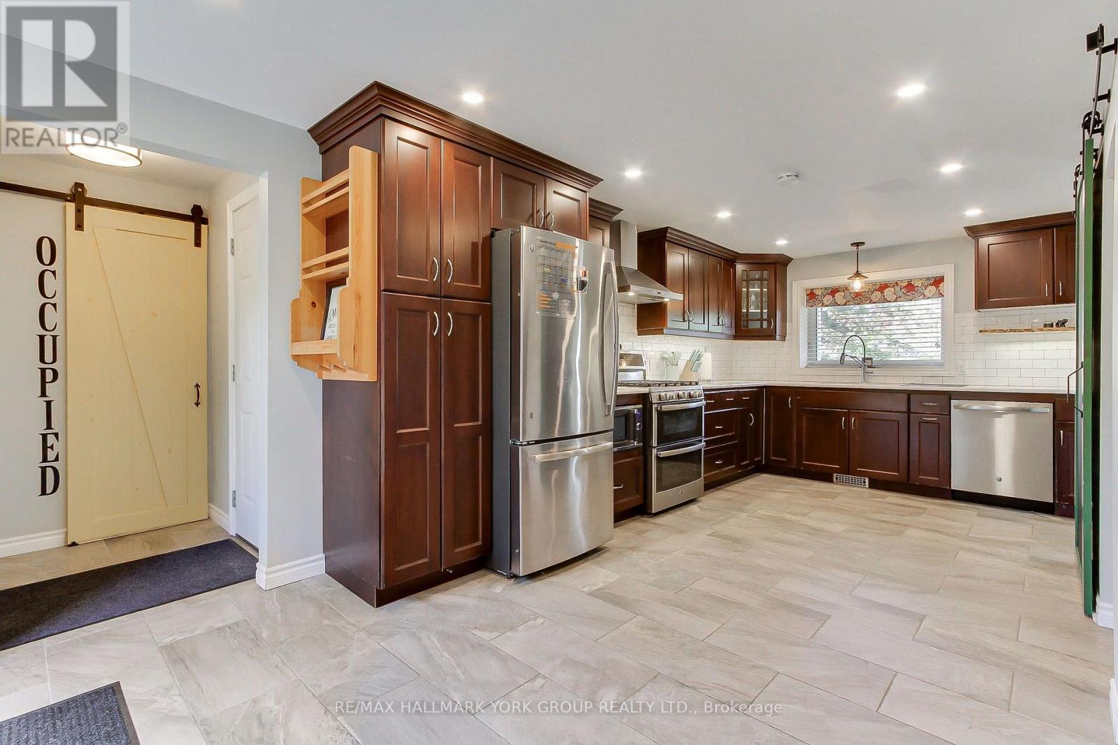 137 Churchill Road S, Halton Hills (Ac Acton), Ontario  L7J 2J5 - Photo 14 - W13886294