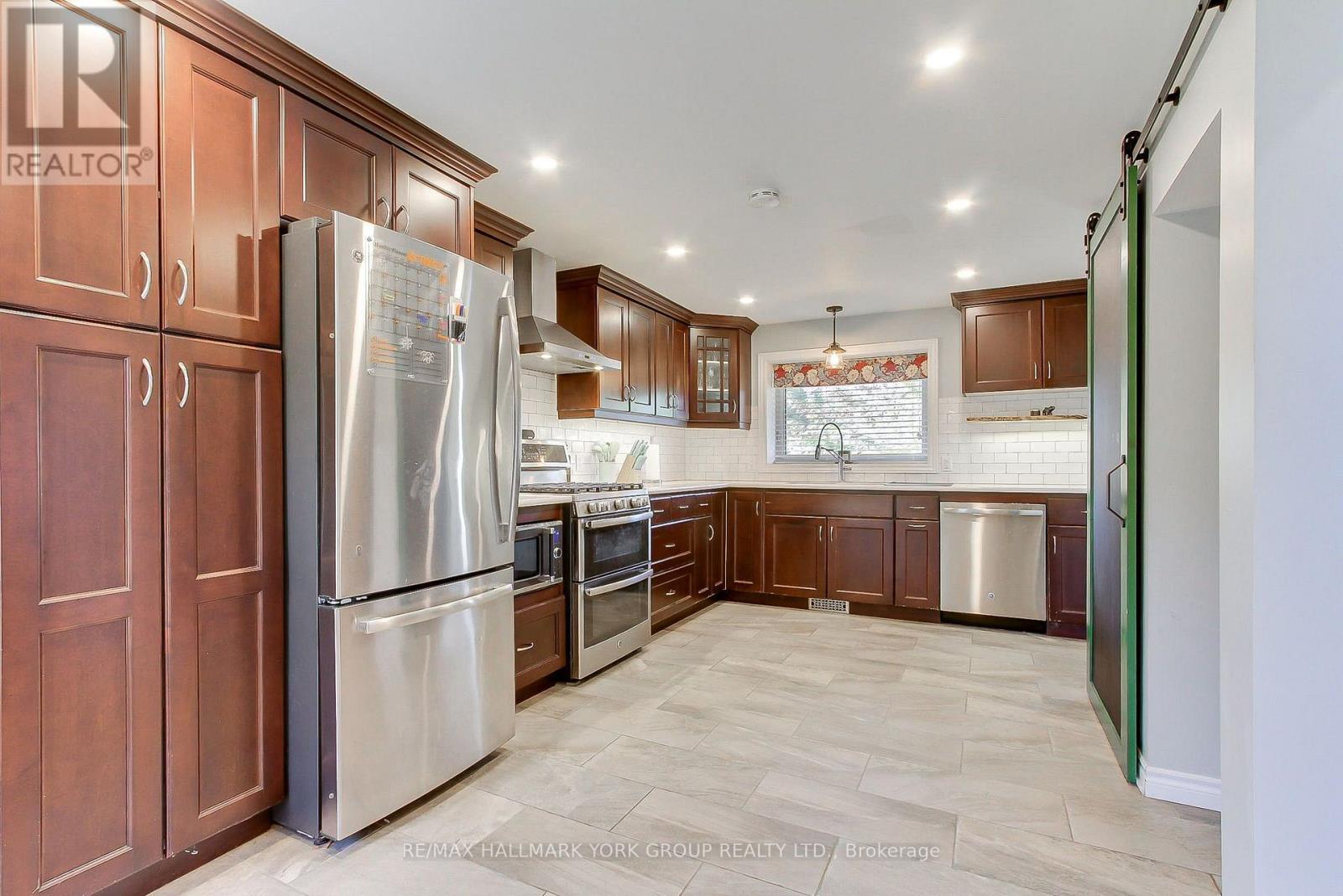 137 Churchill Road S, Halton Hills (Ac Acton), Ontario  L7J 2J5 - Photo 7 - W13886294