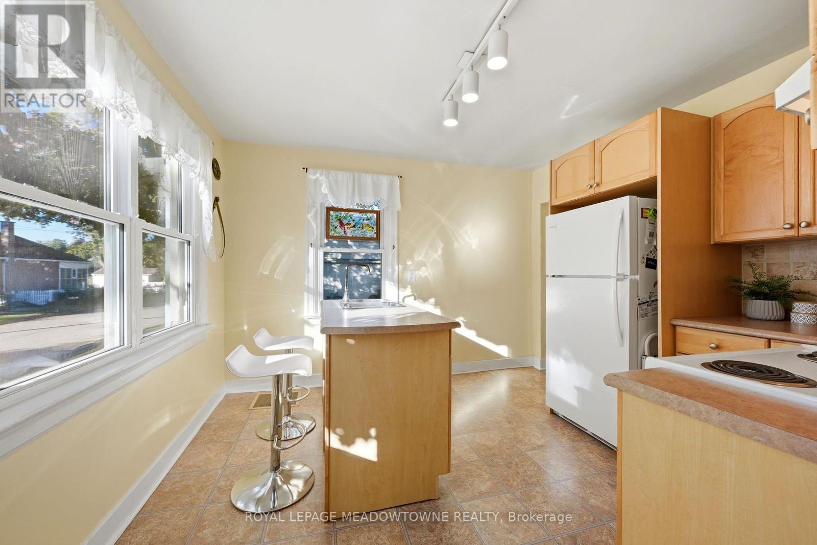 33 Durham Street, Halton Hills (Georgetown), Ontario  L7G 1Z8 - Photo 13 - W13934048