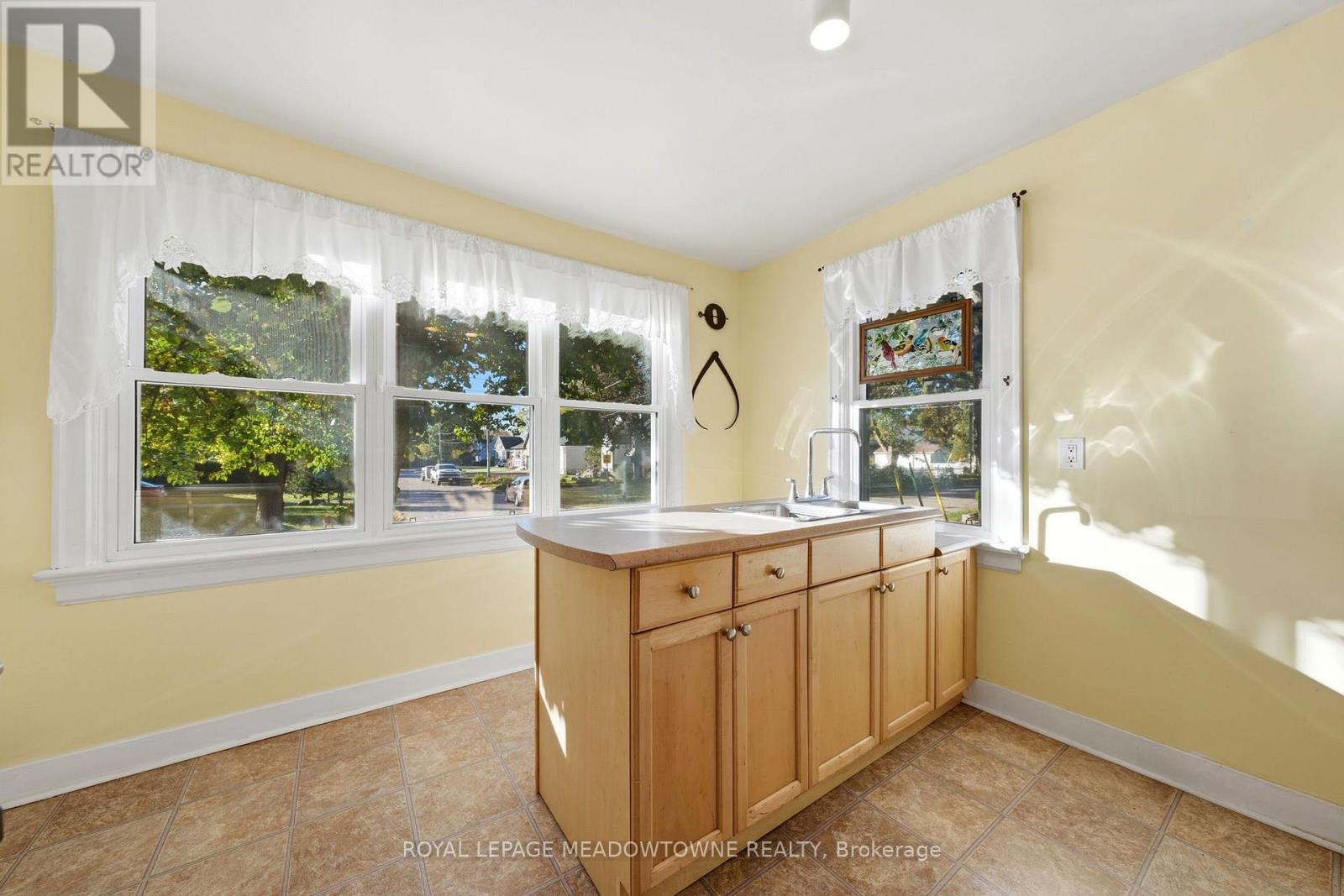 33 Durham Street, Halton Hills (Georgetown), Ontario  L7G 1Z8 - Photo 15 - W13934048