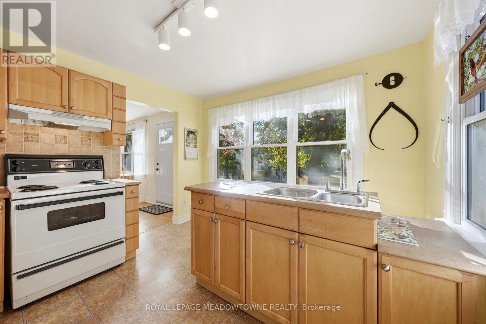 33 Durham Street, Halton Hills (Georgetown), Ontario  L7G 1Z8 - Photo 16 - W13934048
