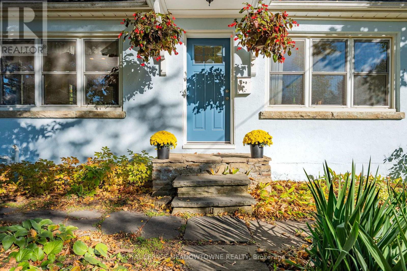 33 Durham Street, Halton Hills (Georgetown), Ontario  L7G 1Z8 - Photo 3 - W13934048