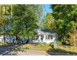 <div class="price">$650,000</div> 33 Durham Street, Halton Hills (Georgetown)<br><div style="margin-bottom:8px;"><small>Royal LePage Meadowtowne Realty</small></div><div class='bed_bath'>3 Bed | 2 Bath</div>