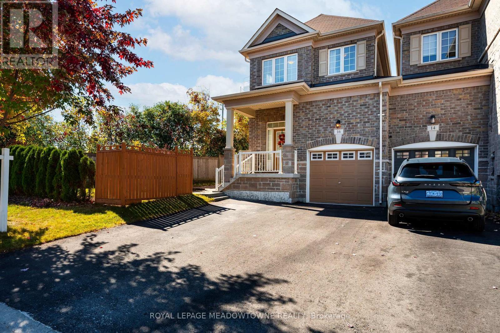 16 Ridgegate Crescent, Halton Hills (Georgetown), Ontario  L7G 0L1 - Photo 1 - W14010622