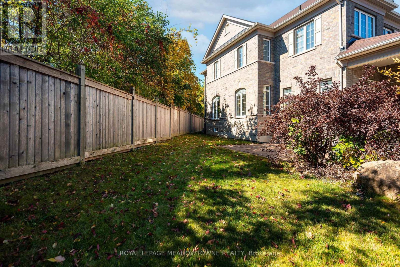 16 Ridgegate Crescent, Halton Hills (Georgetown), Ontario  L7G 0L1 - Photo 10 - W14010622