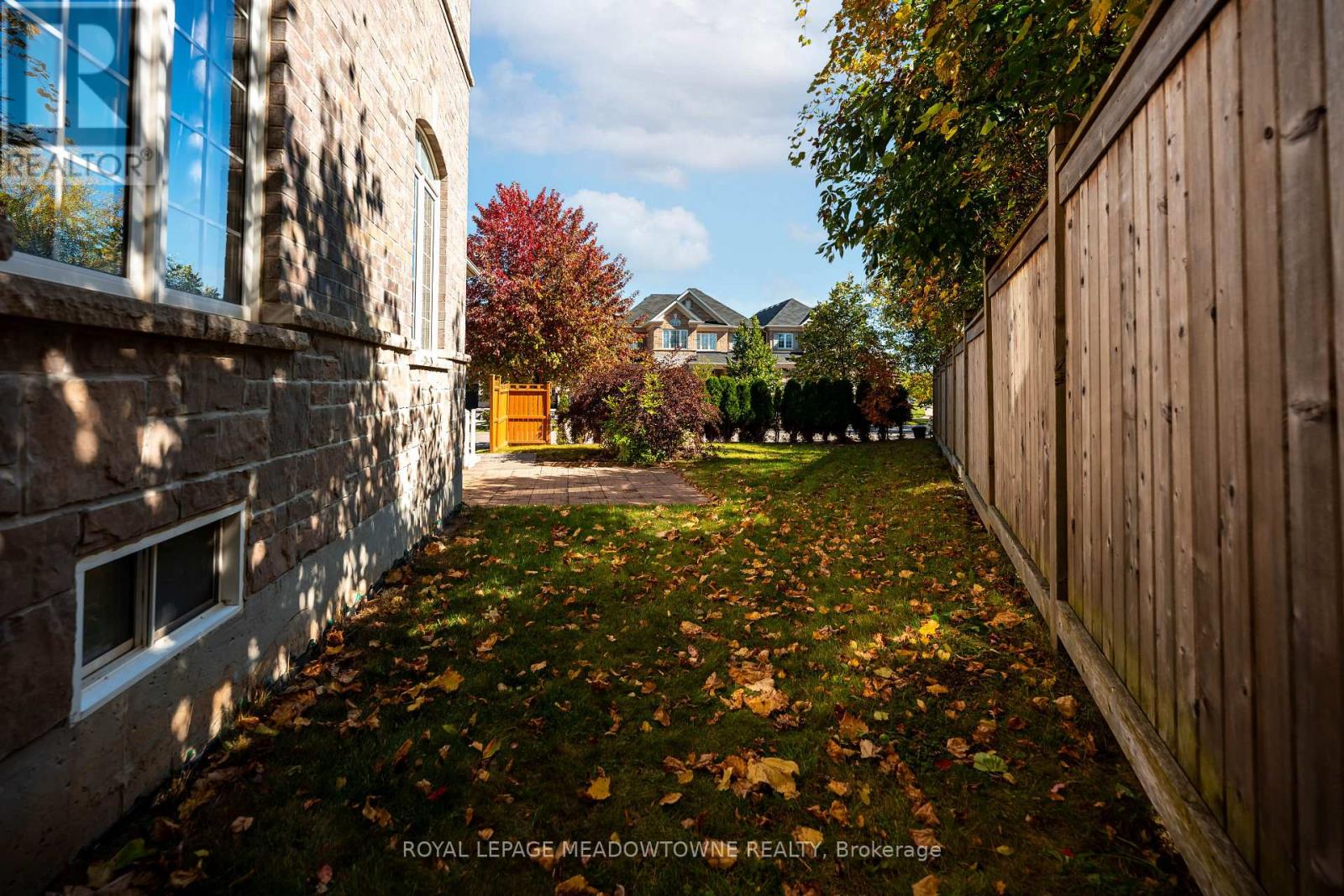 16 Ridgegate Crescent, Halton Hills (Georgetown), Ontario  L7G 0L1 - Photo 11 - W14010622