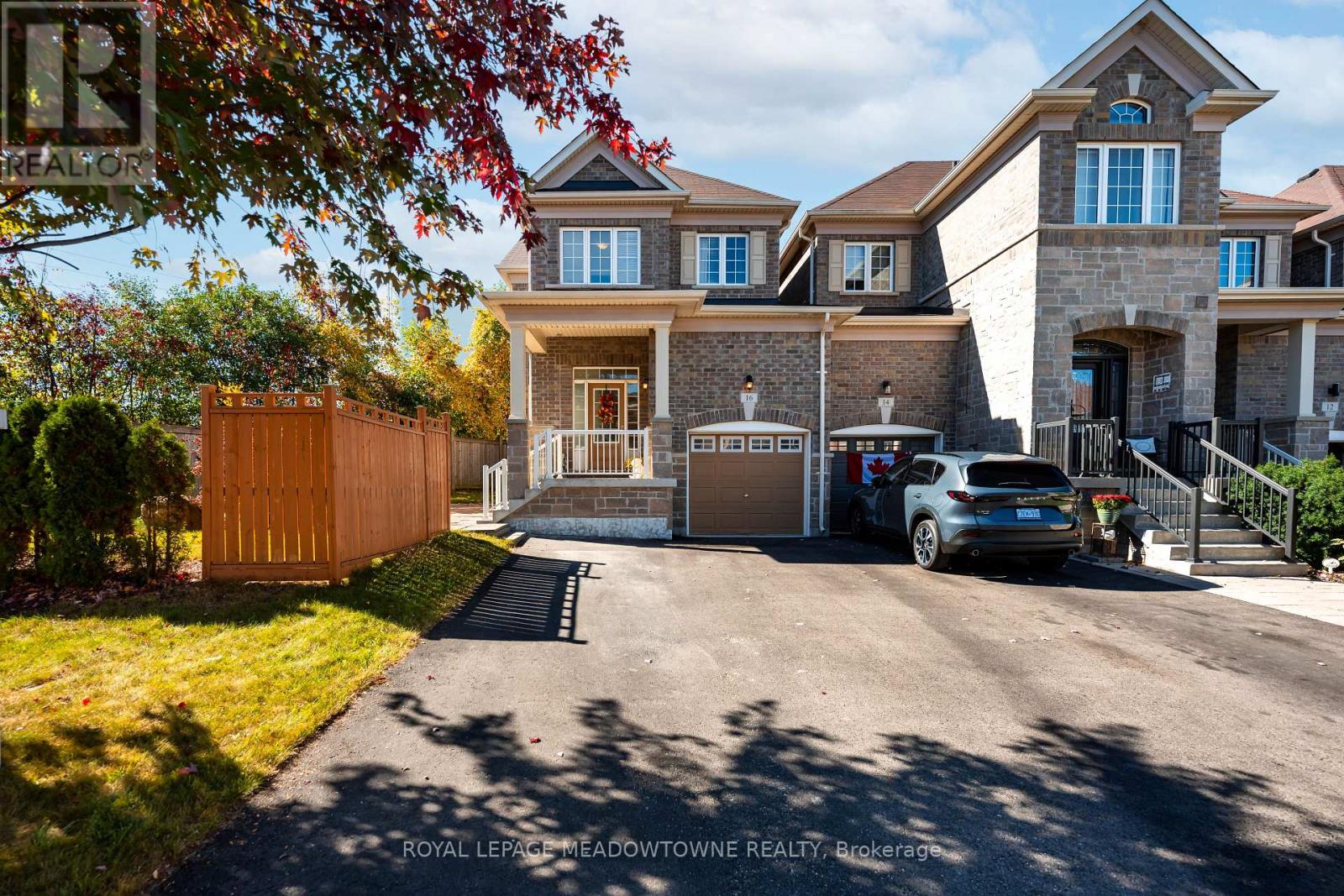 16 Ridgegate Crescent, Halton Hills (Georgetown), Ontario  L7G 0L1 - Photo 2 - W14010622