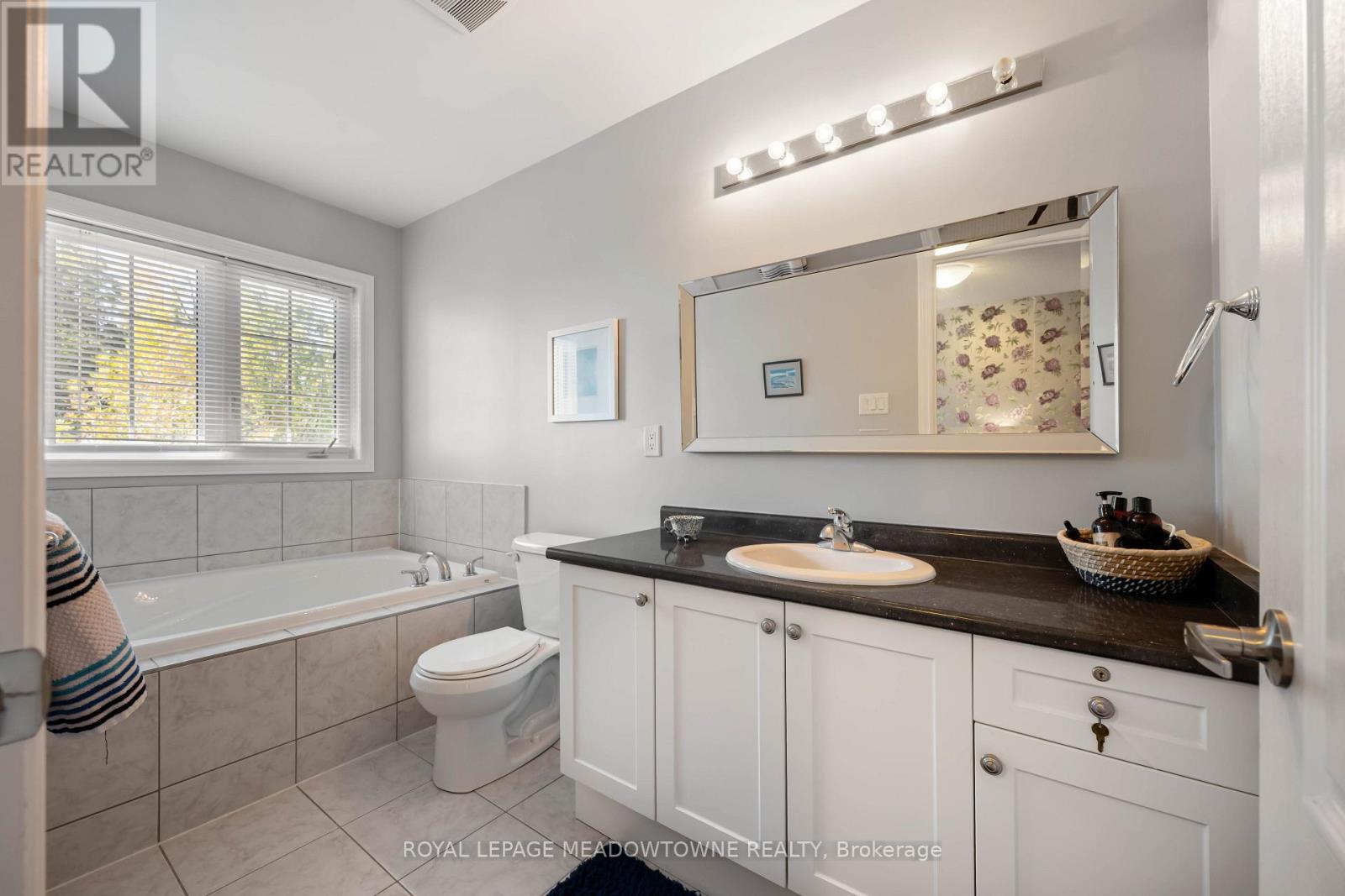 16 Ridgegate Crescent, Halton Hills (Georgetown), Ontario  L7G 0L1 - Photo 33 - W14010622