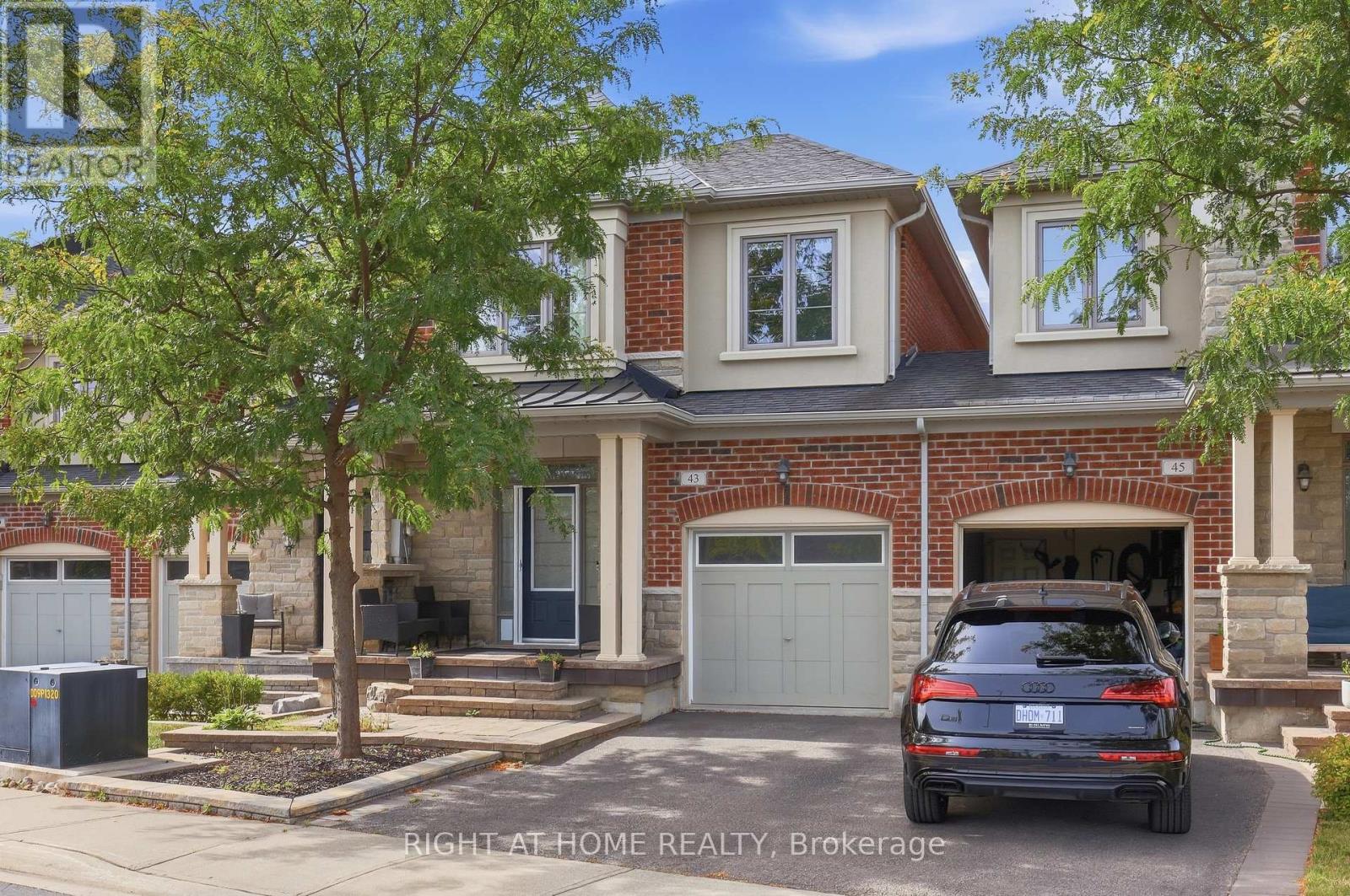 43 Diamond Leaf Lane, Halton Hills (Georgetown), Ontario  L7G 0G7 - Photo 1 - W14031910